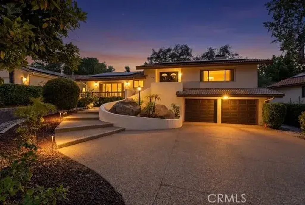 10658 Meadow Glen East, Escondido