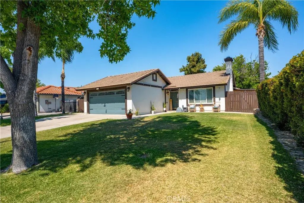 685 S Smoketree Avenue, Rialto