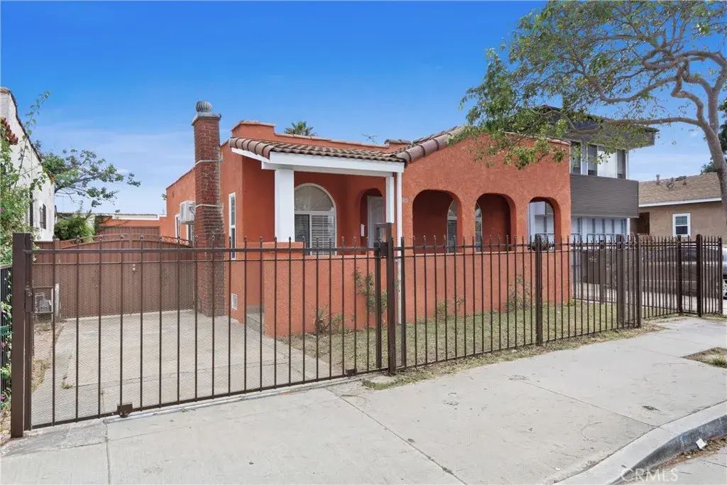 236 W Arbor Vitae Street, Inglewood