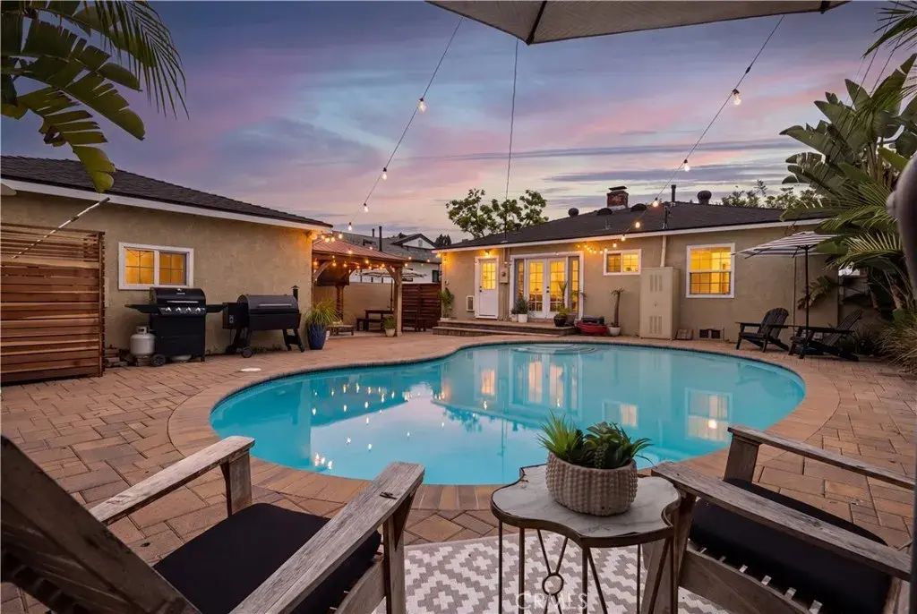 6541 E Walkerton, Long Beach
