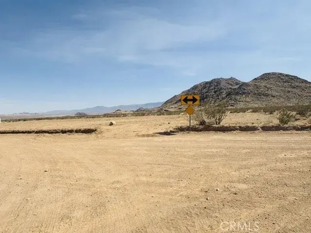 Spinel, Lucerne Valley
