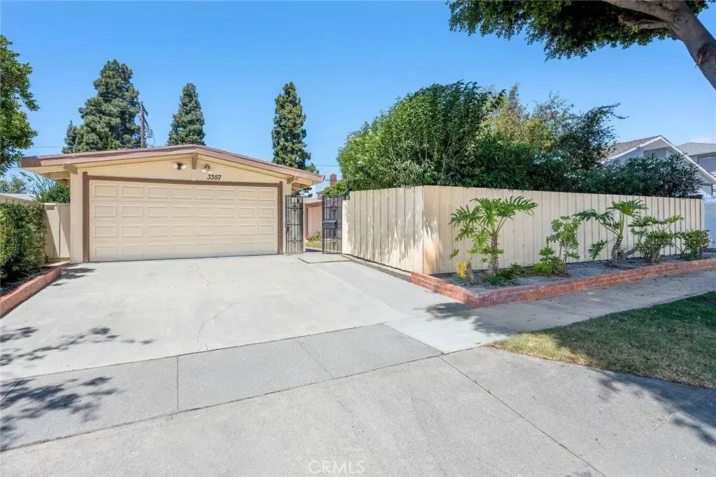 3357 Roxanne, Long Beach