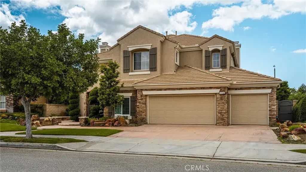 934 N Big Sky, Orange