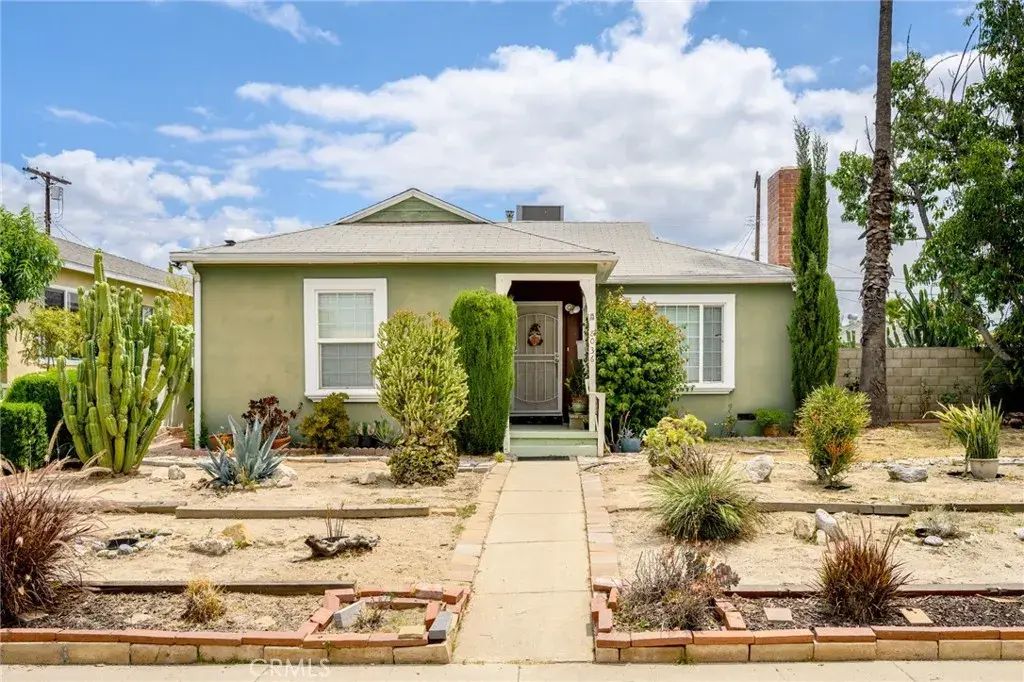 8036 Whitsett Avenue, North Hollywood