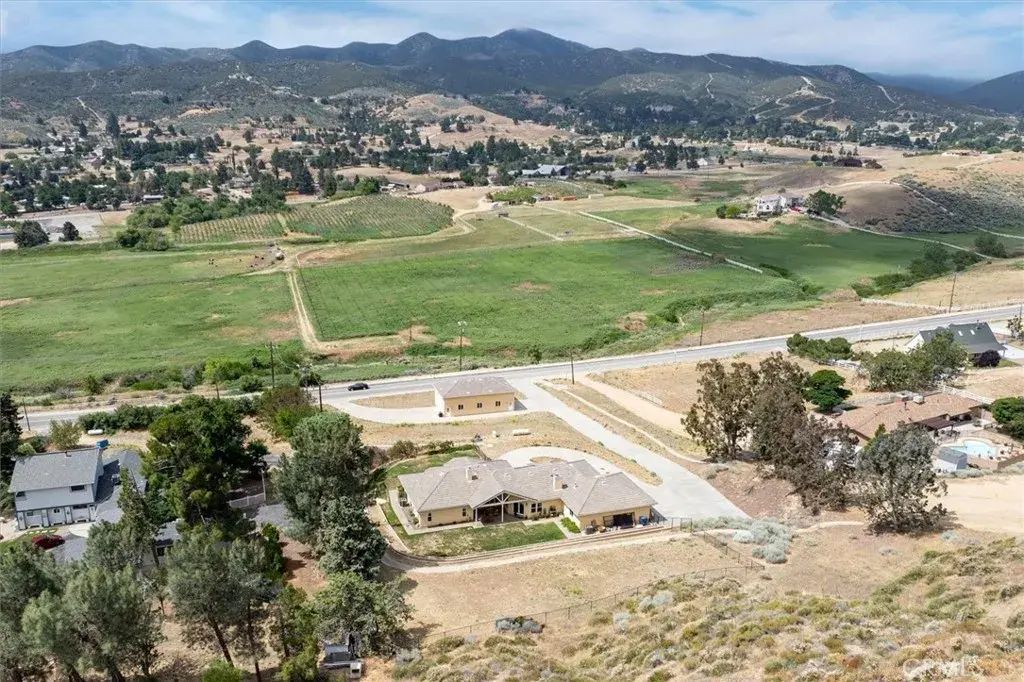 9115 Elizabeth Lake, Leona Valley