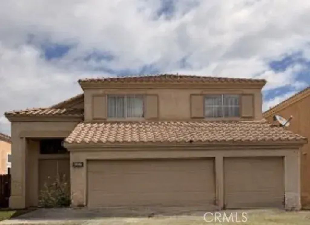 9074 Lantana, Corona