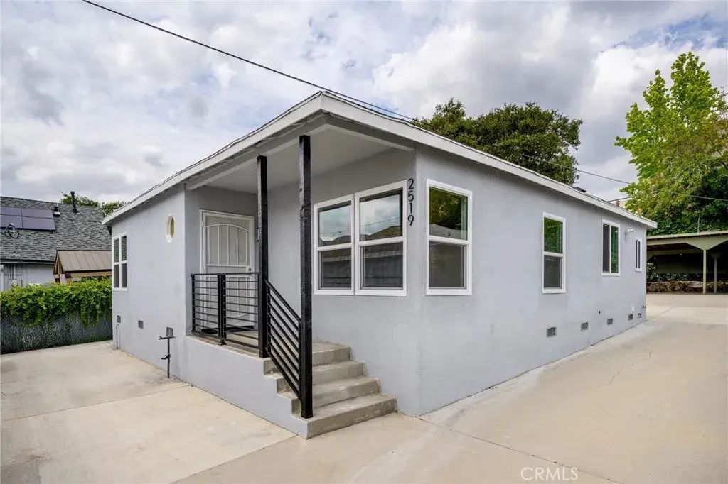 2519 Manhattan Avenue, Montrose