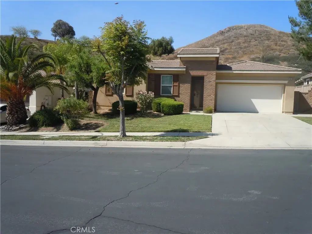35570 Desert Rose, Lake Elsinore