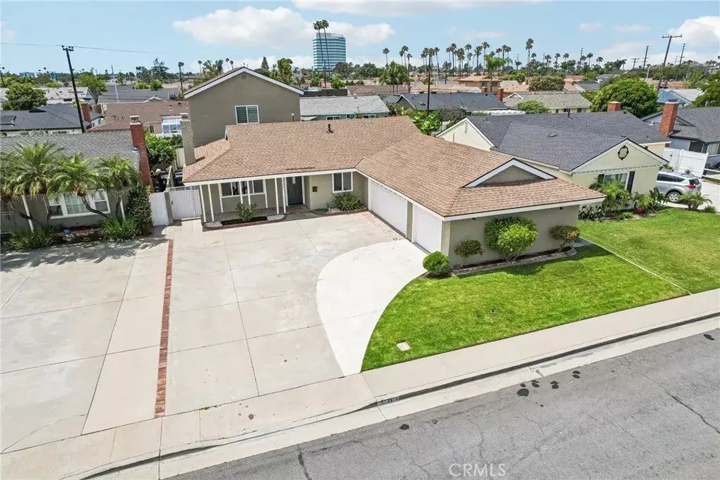 17151 Hague, Huntington Beach