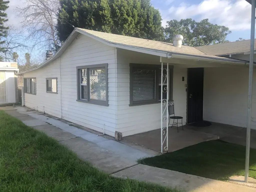 3535 Helix Street, Spring Valley