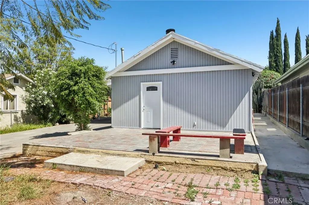 11032 Scoville Avenue, Sunland