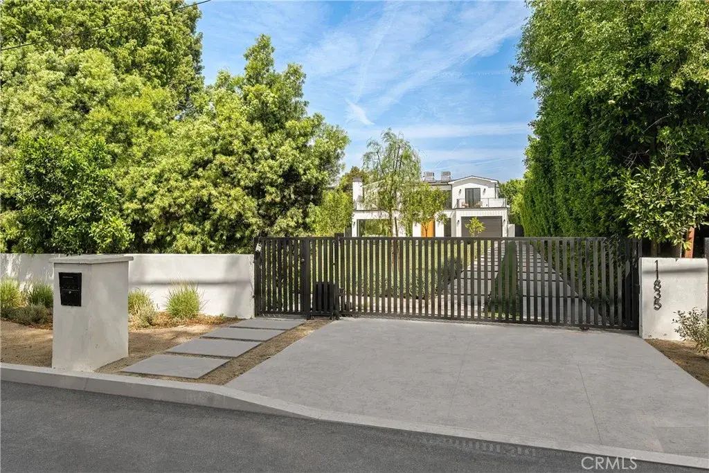11835 Kling Street, Valley Village