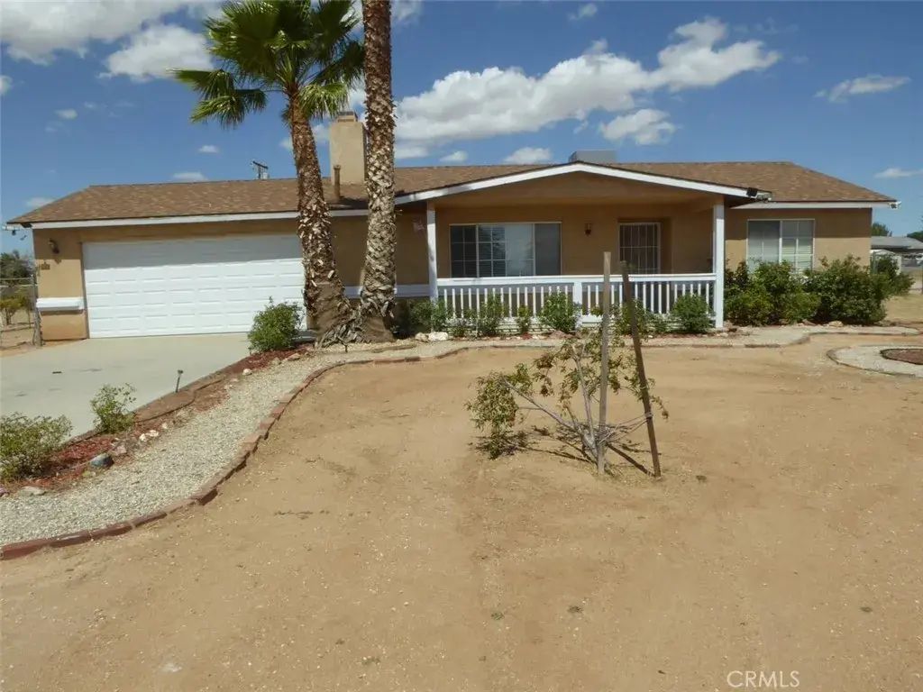 10819 Nambe Road, Apple Valley