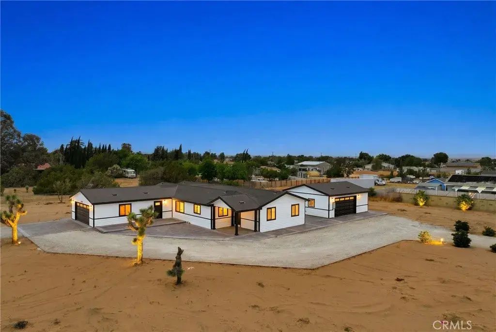 4009 W Avenue K-8, Quartz Hill