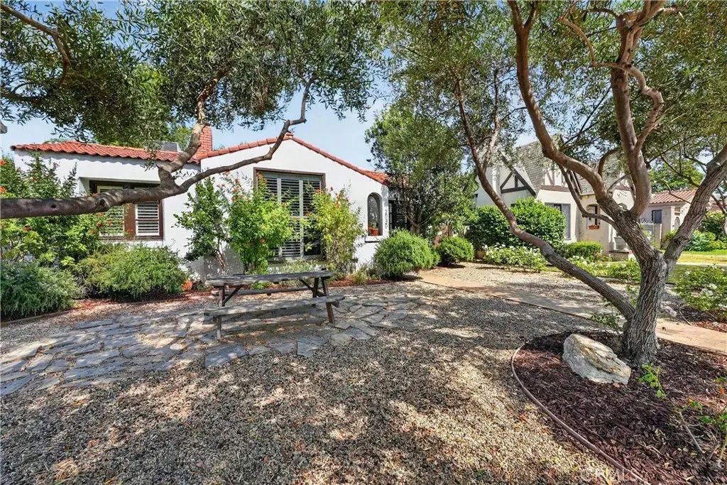 2030 Eucalyptus, Long Beach