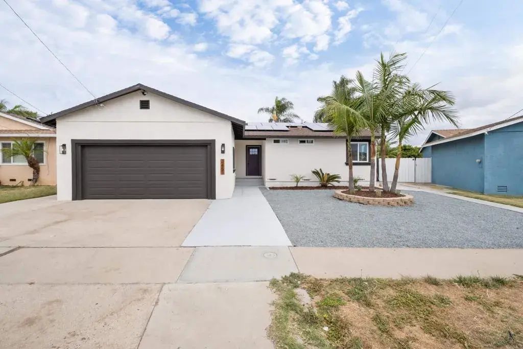 2451 Calle Chanate, 