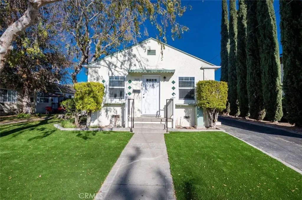 807 E Chevy Chase Drive 1, Glendale