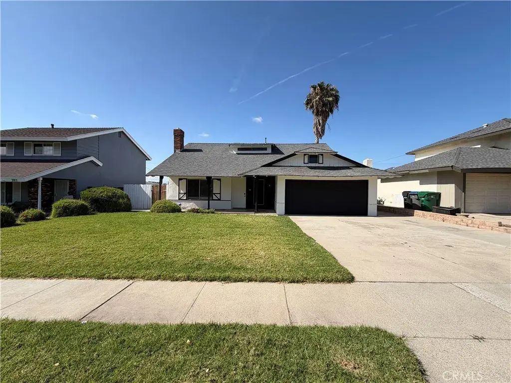385 Burr Street, Corona