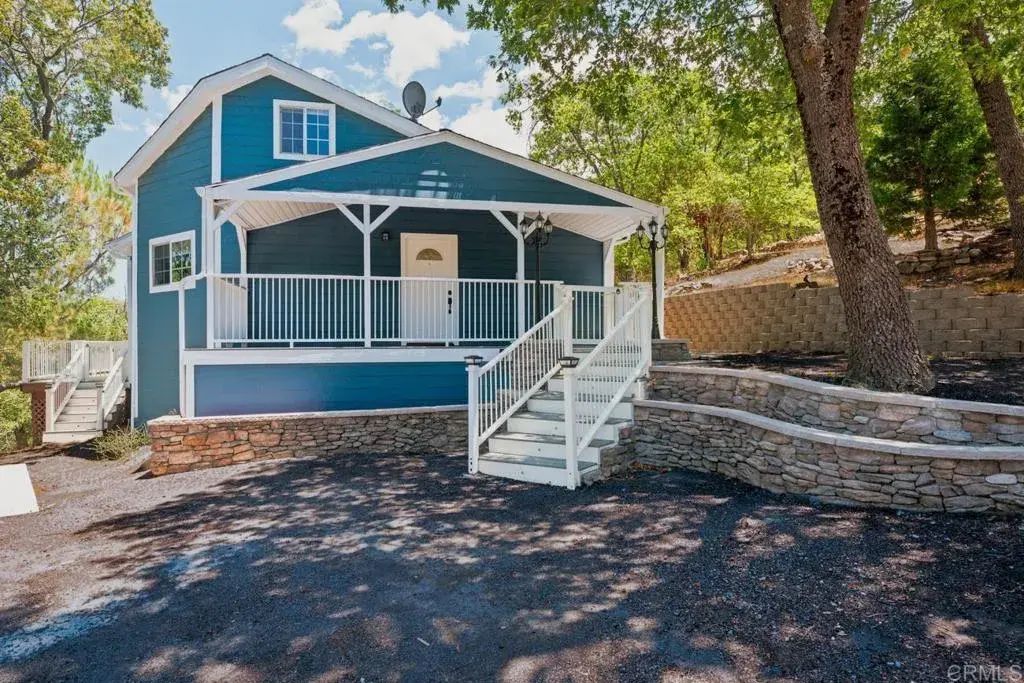 919 Kenison Dr, Julian