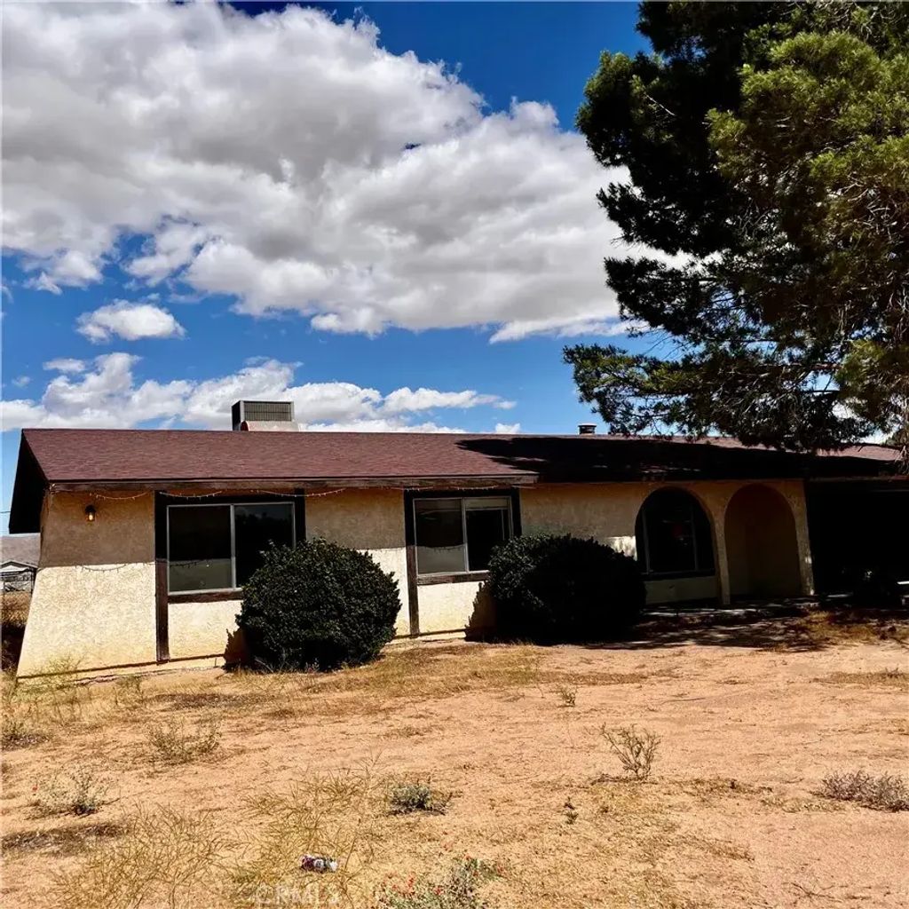 15375 Cheyenne Road, Apple Valley