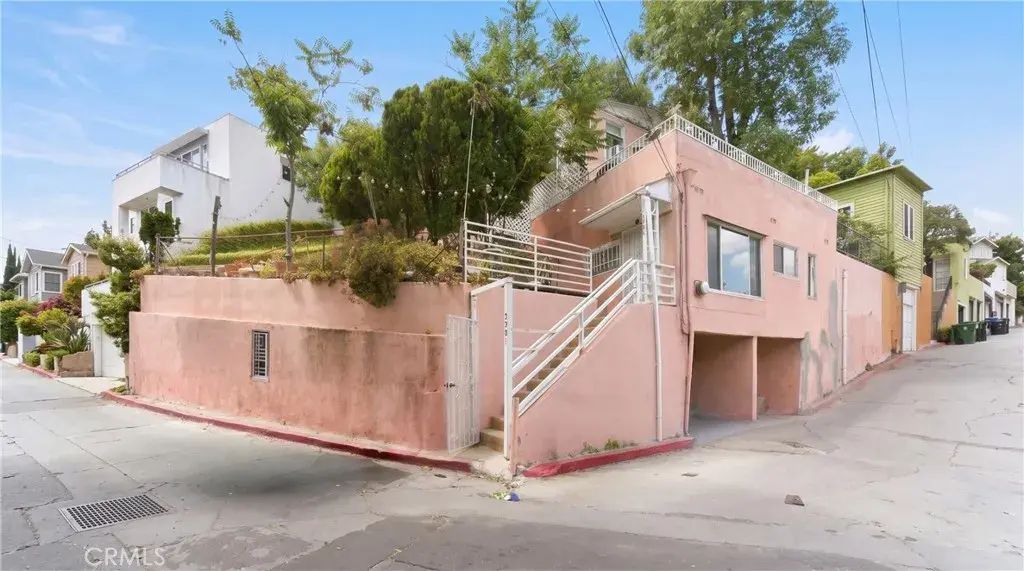 3901 De Longpre Avenue, Los Angeles