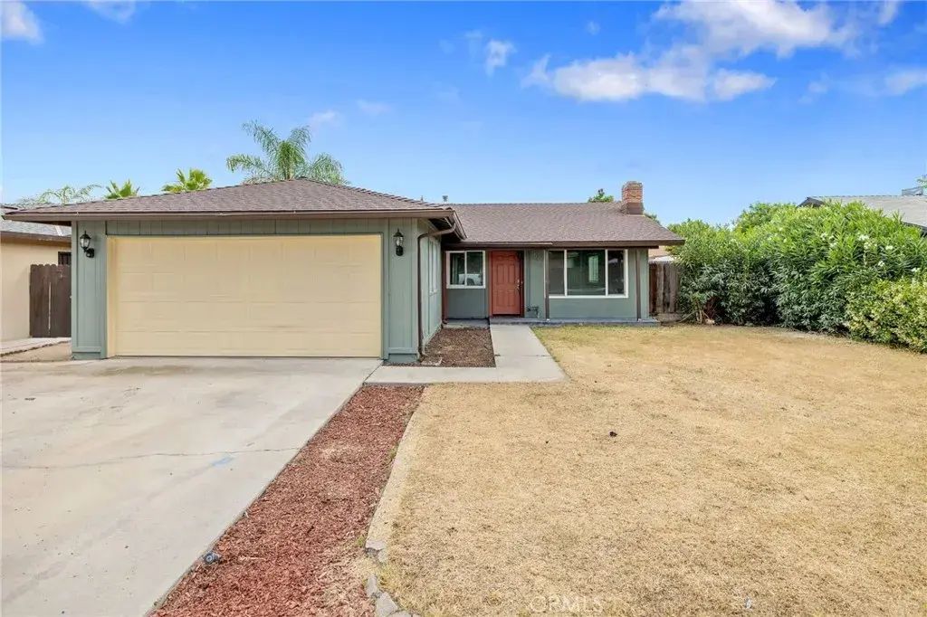 534 W Swift Avenue, Clovis