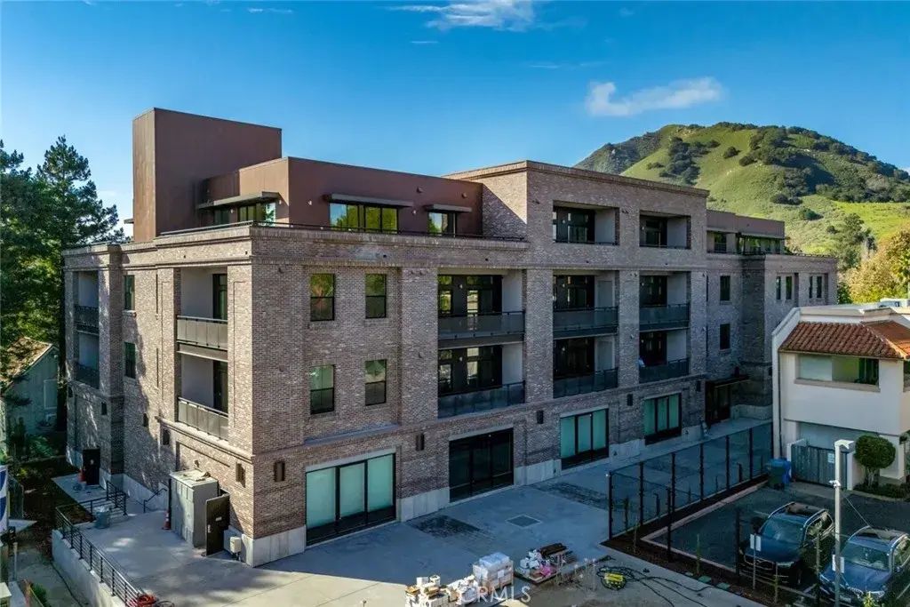 581 Higuera Street 204, San Luis Obispo