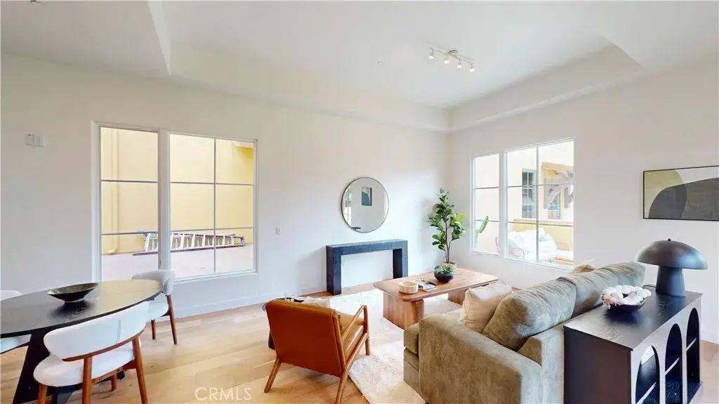 1878 E Walnut Street 203, Pasadena