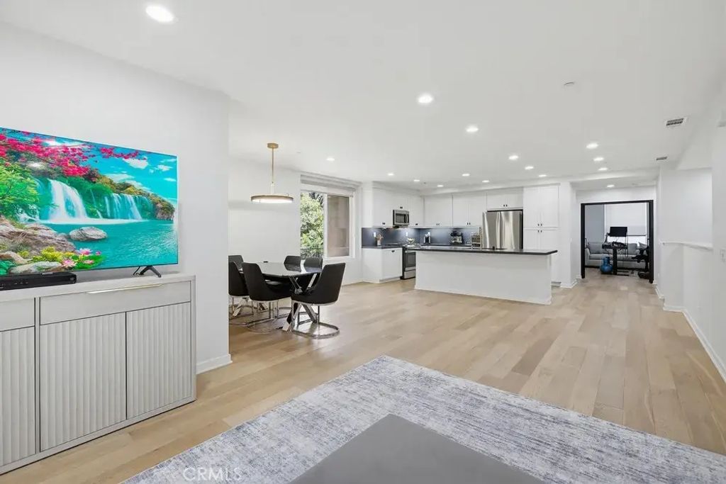 503 Rockefeller, Irvine