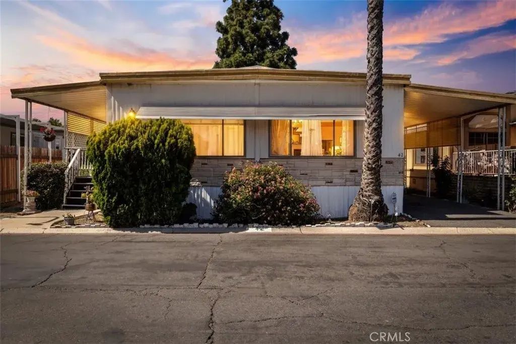 300 N Rampart 42, Orange