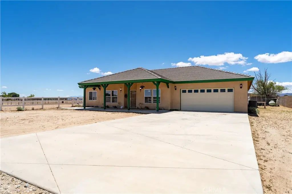 8224 W Avenue D4, Lancaster