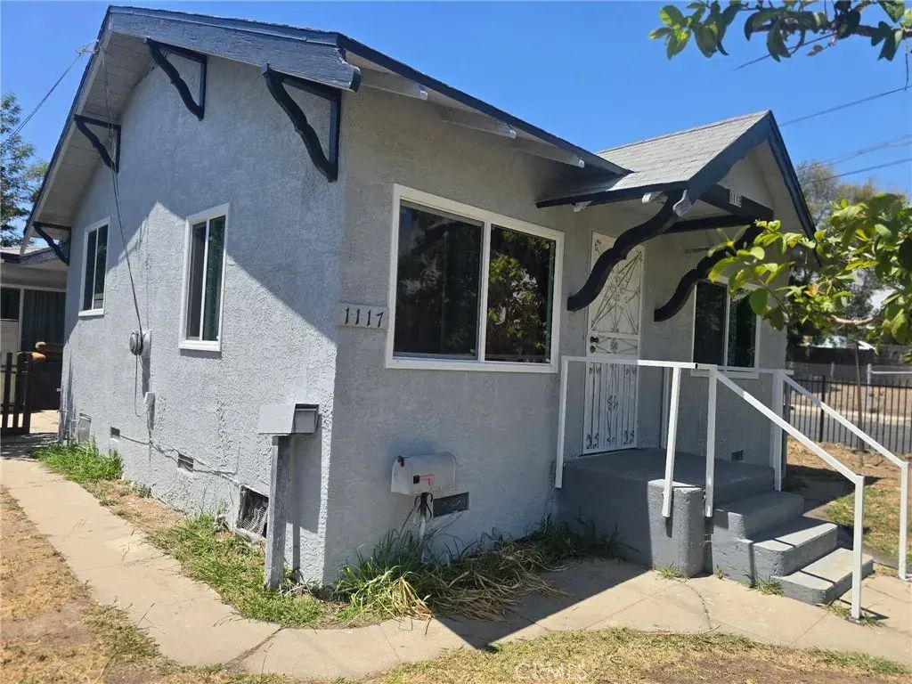 1119 Calzona, Los Angeles
