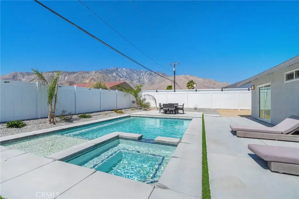 373 W Avenida Cerca, Palm Springs