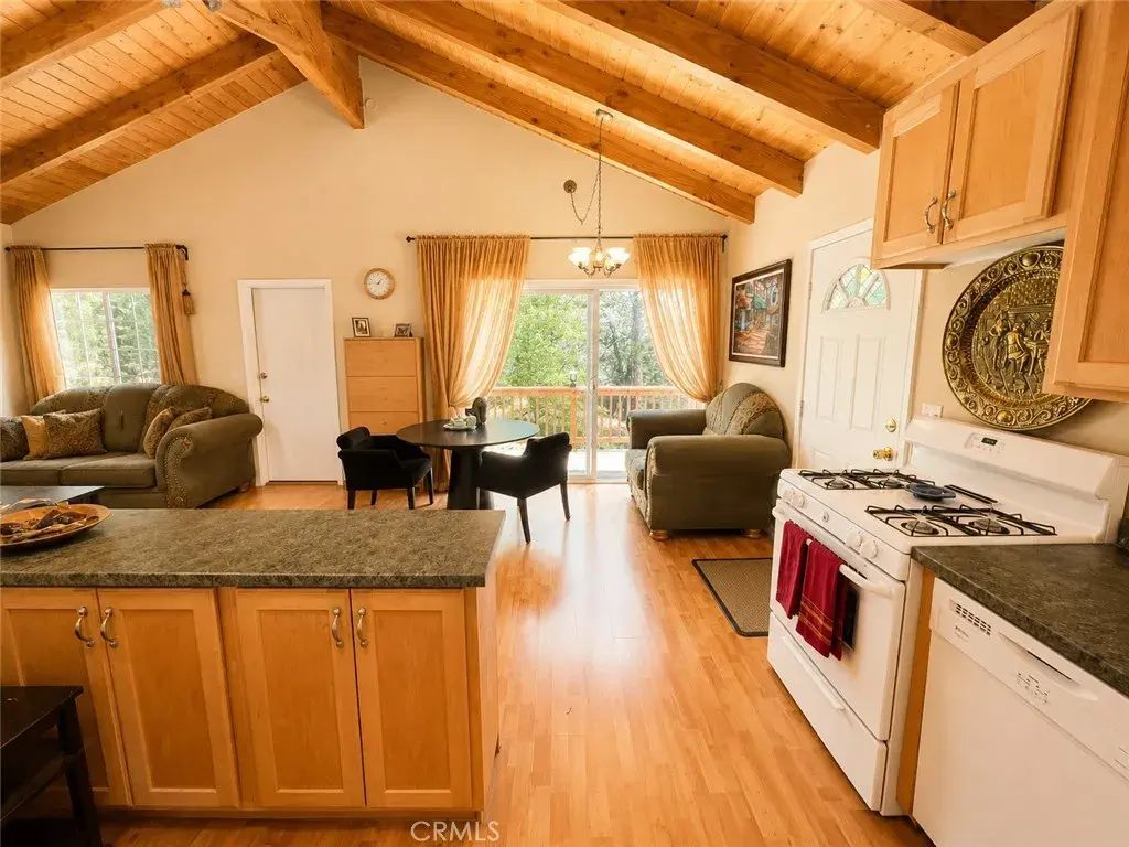 23788 Zuger, Crestline