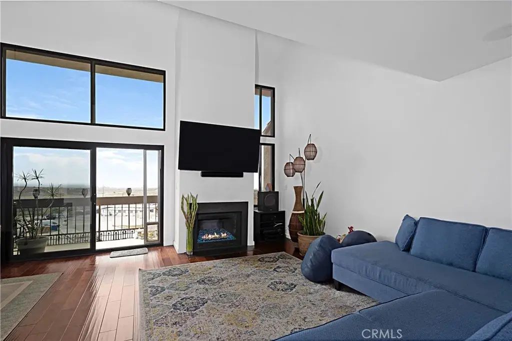 8180 Manitoba 350, Playa Del Rey