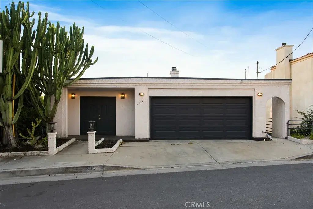 3851 Cazador, Los Angeles