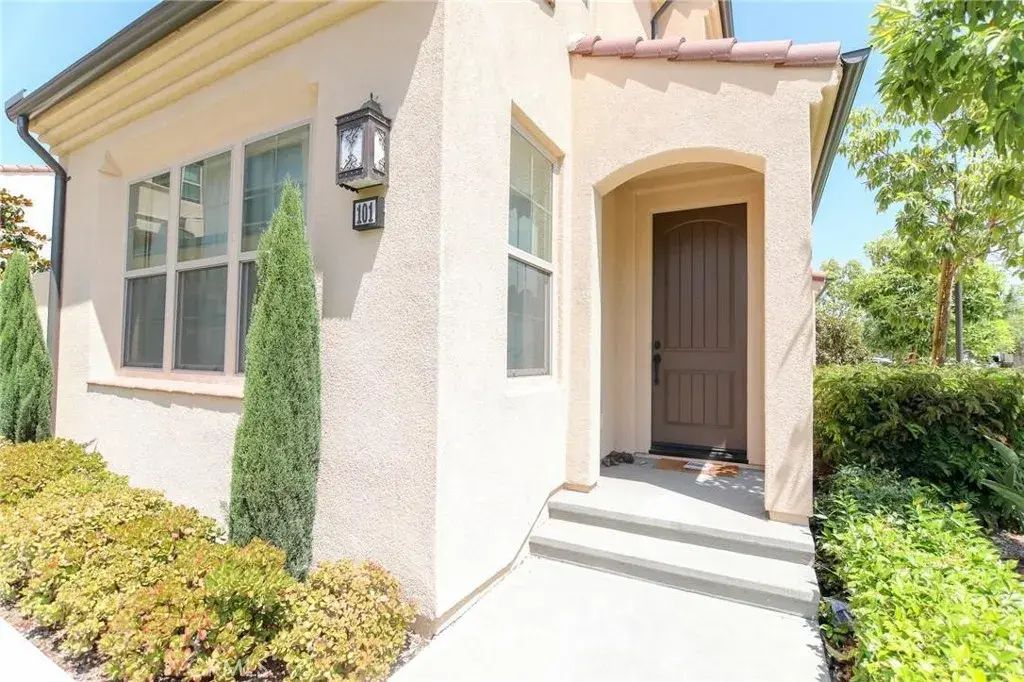 101 Tallowood, Irvine