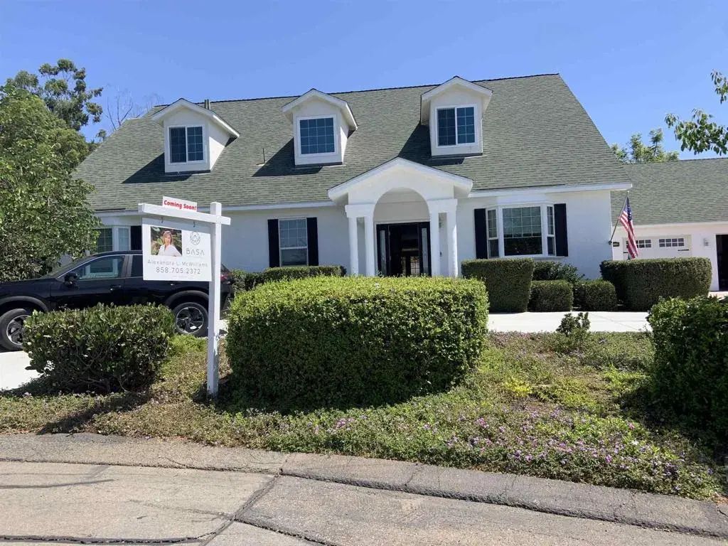 212 Acropolis Way, Vista