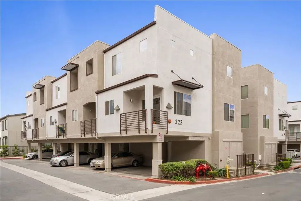 323 Tesoro 107, Escondido
