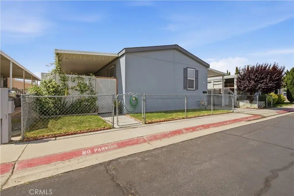 2545 E Avenue I, Lancaster