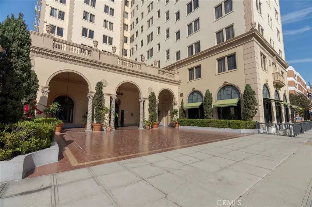 315 W 3rd 212, Long Beach
