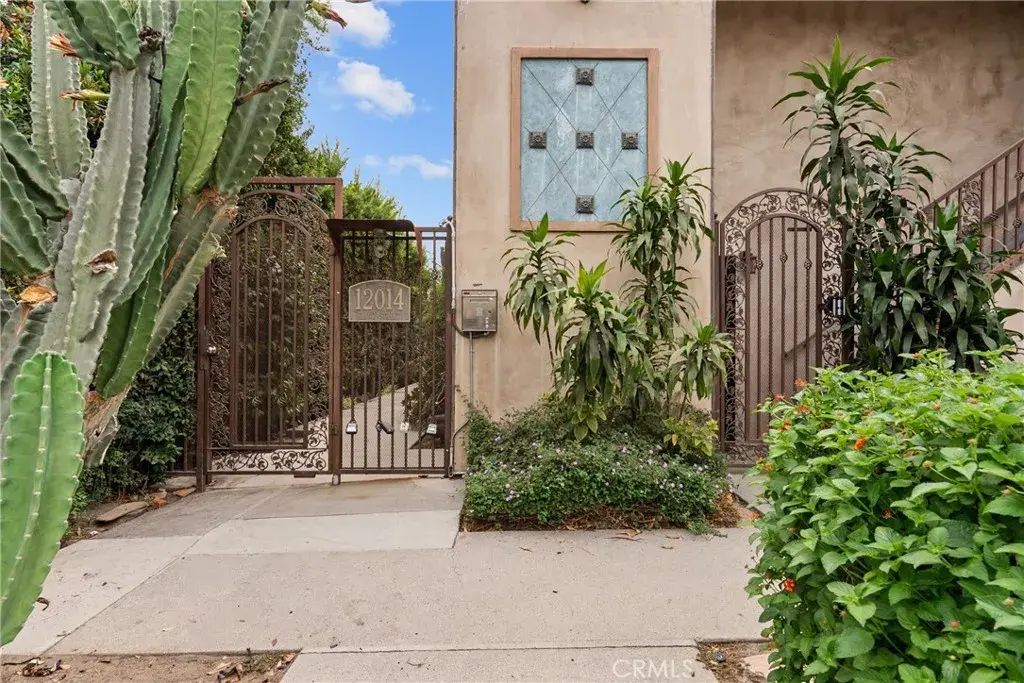 12014 Kling Street 23, Valley Village