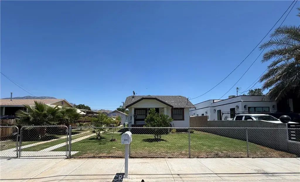 7237 Olive St, Highland