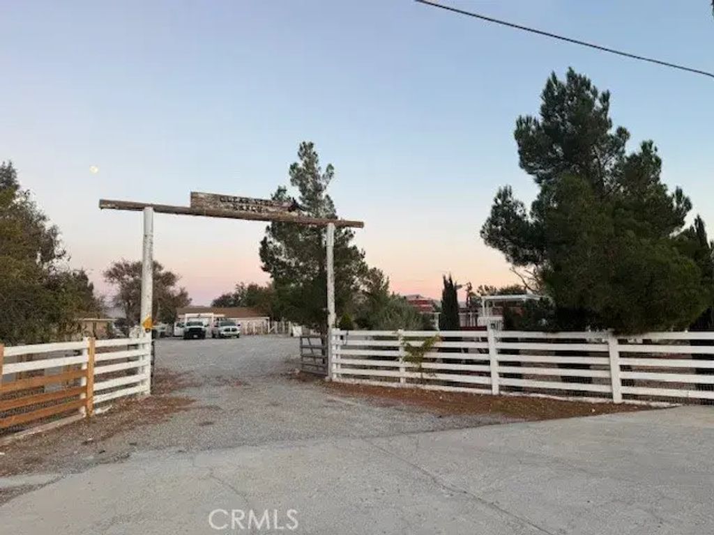 16100 Navajo Road, Apple Valley