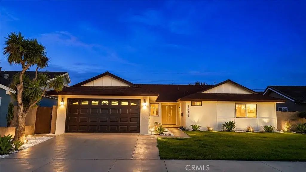10276 Falcon, Fountain Valley