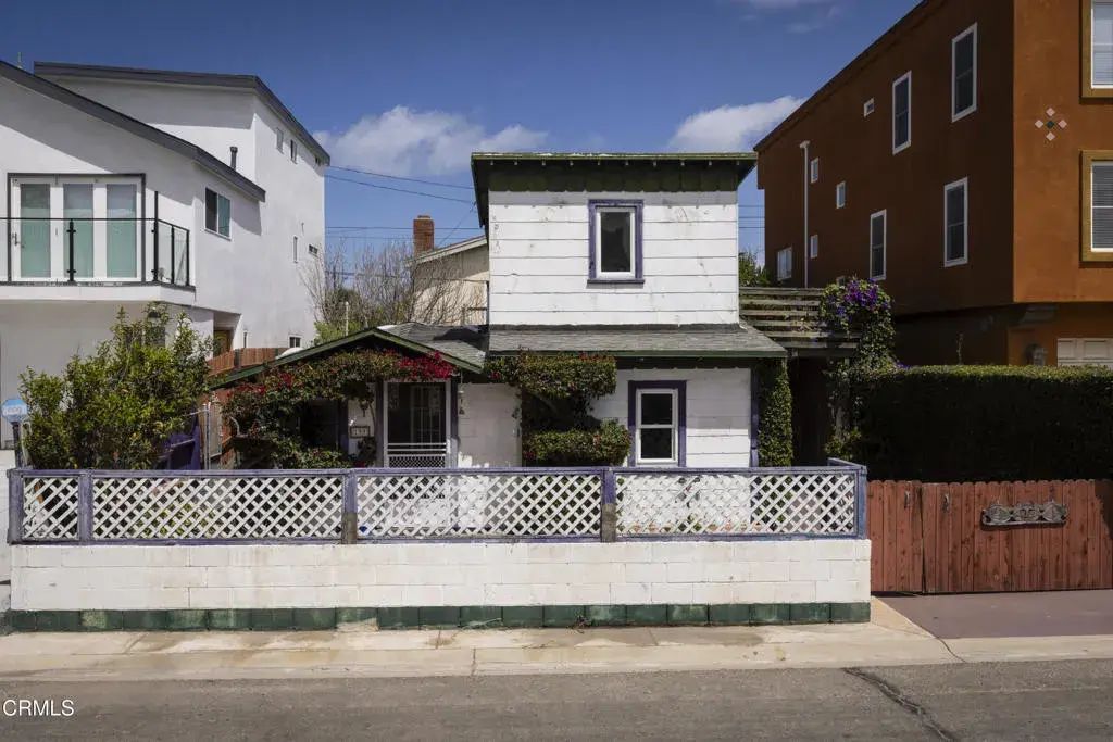 133 Santa Paula Avenue, Oxnard