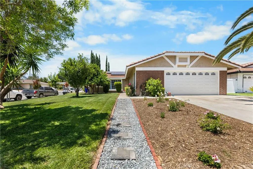 3317 Felisa Court, Jurupa Valley