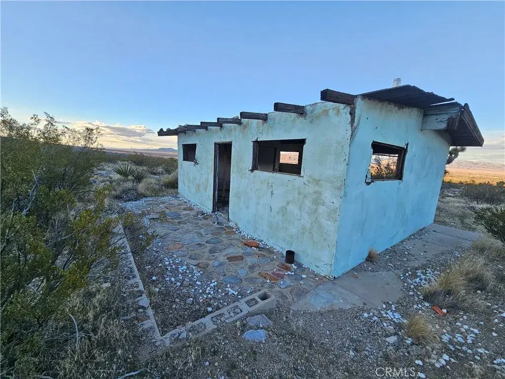 411 Powerline Rd., Lucerne Valley
