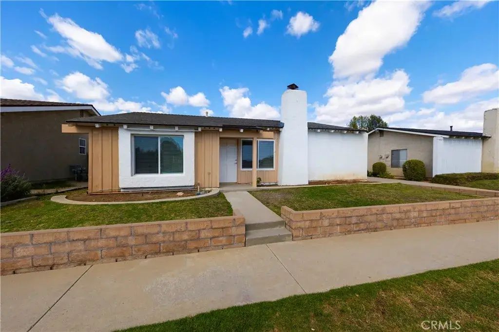 1101 Napa, Tustin
