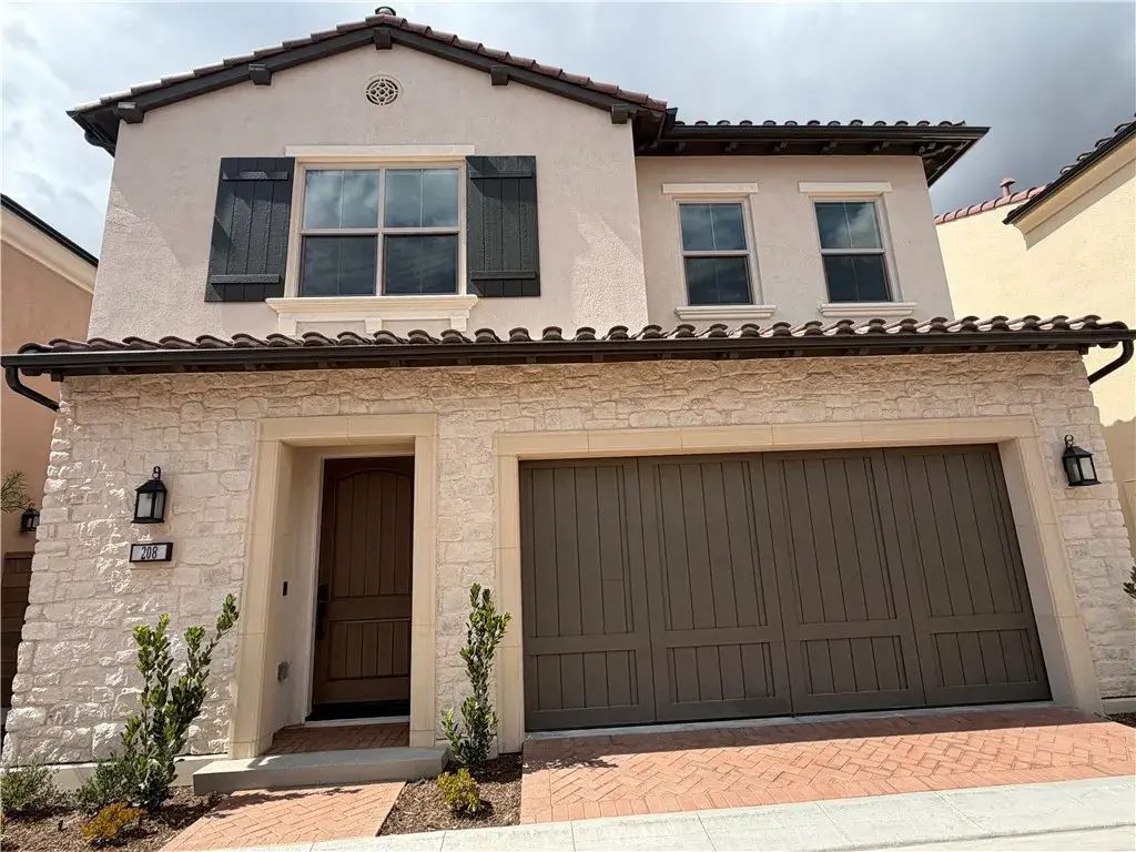 208 Maricopa, Irvine